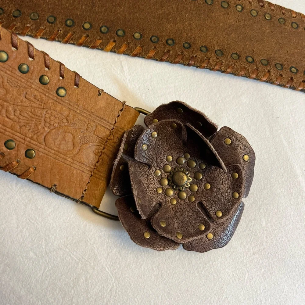 Chico’s wide leather belt with flower buckle